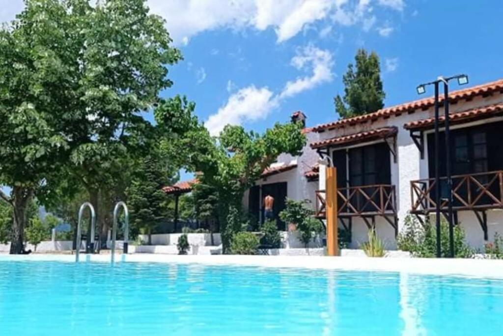 Vila Αρχοντικο Στουσ Προποδεσ Του Ορουσ Διρφυσ Loutsa  Exteriér fotografie